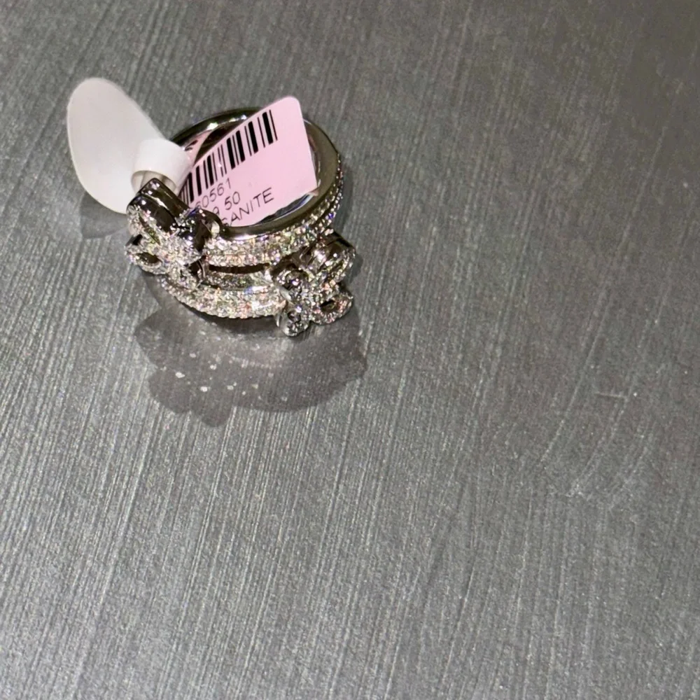 Vvs diamond butterfly Moissanite ring, 100% passes diamond testers Gift for her - Picture 5 of 8
